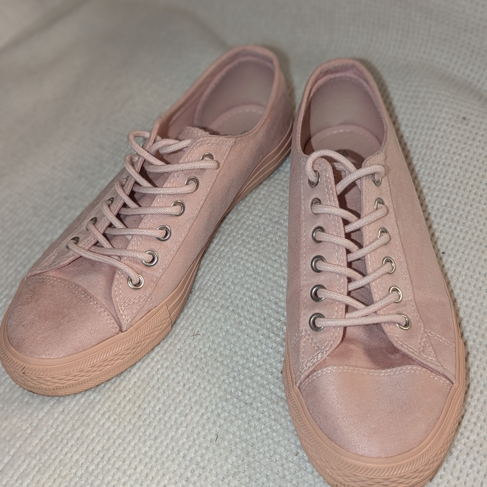 Falls Creek Womens Size 9 Pink Walking Or Gym Shoe Sneaker Suede Lace Up